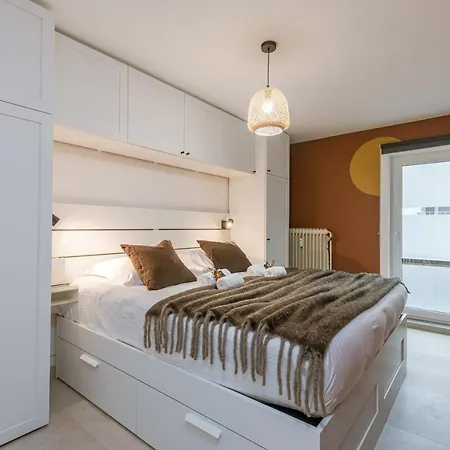 Modern 2 Bedroom Near The Sea *
